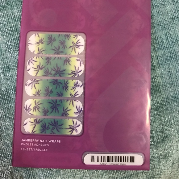 Jamberry - EMERALD PALM - Picture 2 of 3